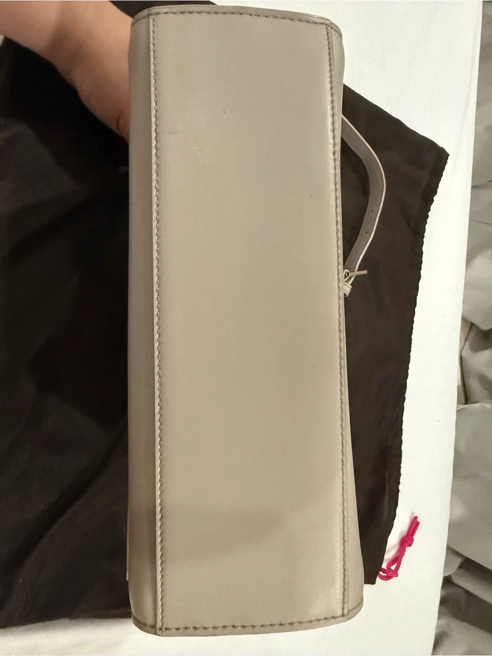 kate spade beige leather shoulder bag with gold-tone logo and dust bag